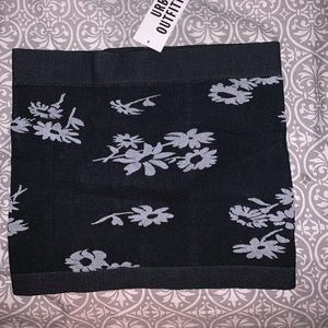 brand new black fitted sleeveless top